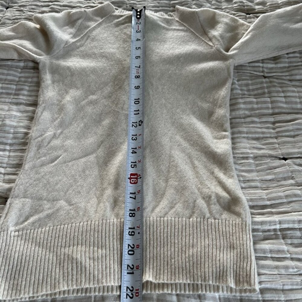 Phoebe & Lola Ivory Cashmere Sweater‎ Sz XS V Neck Y2K Coquette Preppy Capsule - Picture 8 of 8